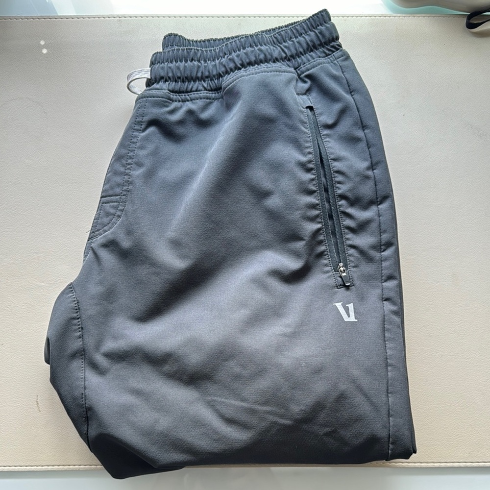 Vuori Black Joggers